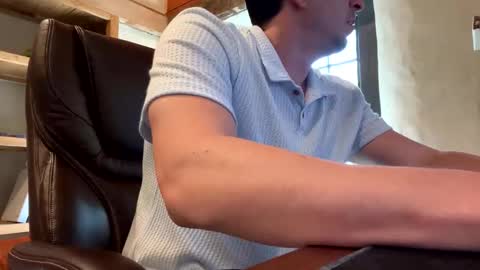 mikeydubs10 online show from May 20, 1:50 pm