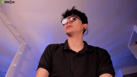 VIOLETAMIKE online show from February 25, 10:30 am