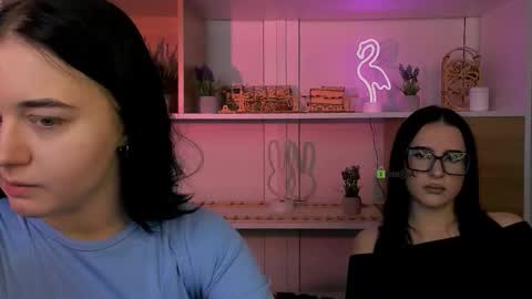 miki_ti online show from December 15, 6:20 am