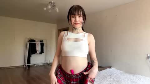 mila__rosse online show from May 16, 6:32 am