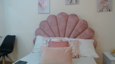 mila_adamss online show from May 28, 11:08 am