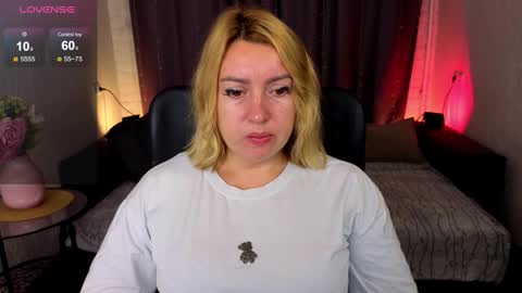 Snapshot of mila_blush_ chatting on October 7, 5:58 am mila_blush_ online show from October 7, 5:58 am