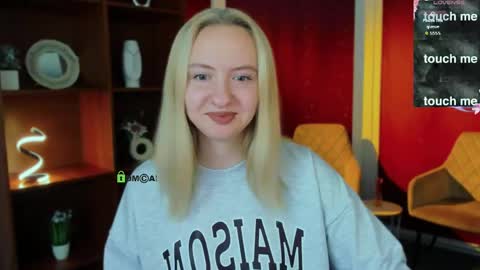 mila_glow online show from May 19, 6:48 pm