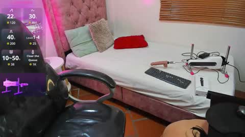 mila_quin online show from March 3, 8:27 pm