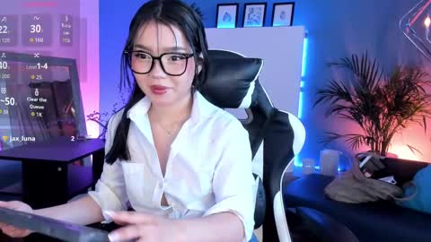 Mila online show from November 22, 11:41 am