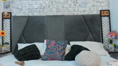 Snapshot of milaaadams chatting on October 6, 11:28 am mila online show from October 6, 11:28 am