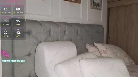 Snapshot of milabritton1 chatting on February 10, 12:19 am Vale online show from February 10, 12:19 am