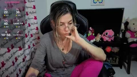Snapshot of milacoxx8819 chatting on October 1, 12:54 am milacoxx8819 online show from October 1, 12:54 am