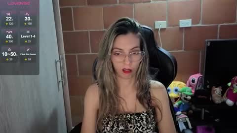 Snapshot of milacoxx8819 chatting on October 19, 12:37 am milacoxx8819 online show from October 19, 12:37 am