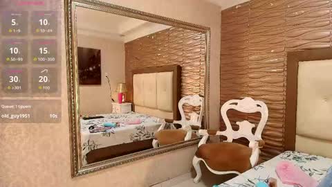 miladiosa online show from April 13, 1:26 pm