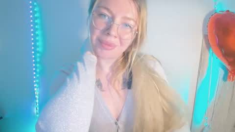 MilanaQueen 22 online show from February 16, 3:26 am