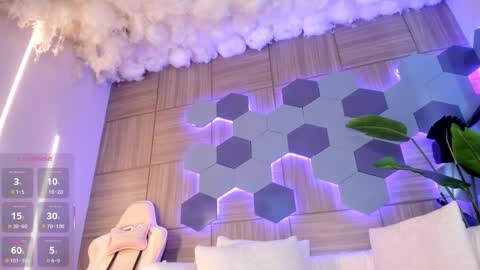    online show from March 22, 11:36 am