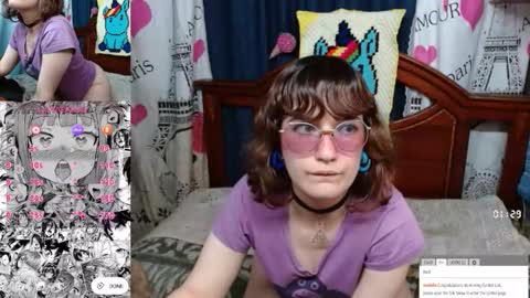 Snapshot of milalunala chatting on October 22, 2:15 am Mila-Lunala online show from October 22, 2:15 am
