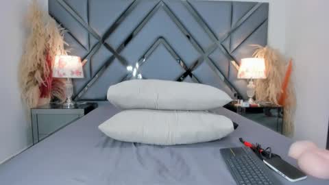 Snapshot of milan_lewiss chatting on October 15, 1:01 pm milan_lewiss online show from October 15, 1:01 pm