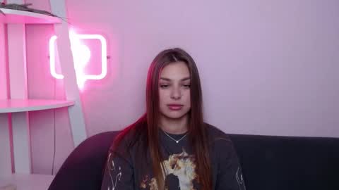 milanaangelas online show from March 22, 10:30 am