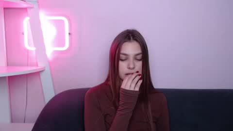 milanaangelas online show from March 29, 5:53 am