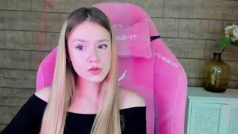 MilanaBalmain online show from October 18, 4:27 am