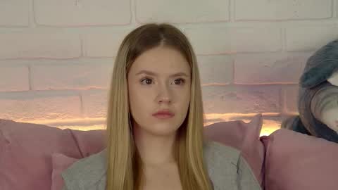 MilanaBalmain online show from October 15, 4:08 pm