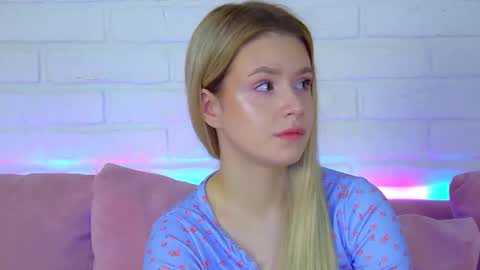 MilanaBalmain online show from March 16, 4:26 am