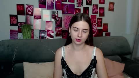 milanaroz online show from September 13, 4:48 am