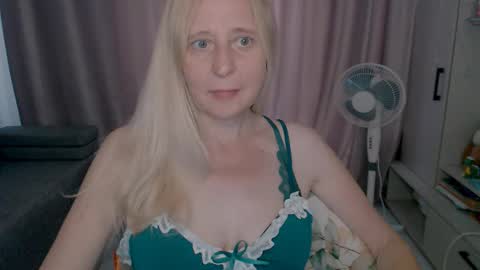 Snapshot of milanav chatting on September 21, 6:28 am Milena online show from September 21, 6:28 am