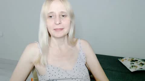 Snapshot of milanav chatting on February 9, 3:01 pm Milena online show from February 9, 3:01 pm