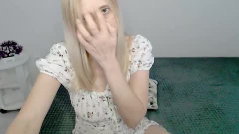 Snapshot of milanav chatting on March 3, 6:37 am Milena online show from March 3, 6:37 am