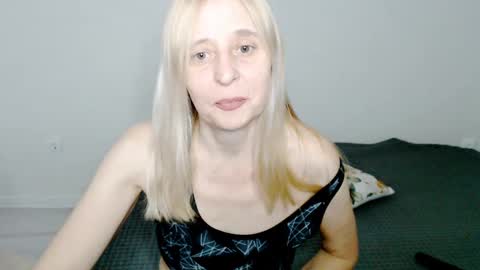 Snapshot of milanav chatting on February 14, 4:26 am Milena online show from February 14, 4:26 am
