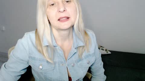 Snapshot of milanav chatting on February 6, 7:56 am Milena online show from February 6, 7:56 am