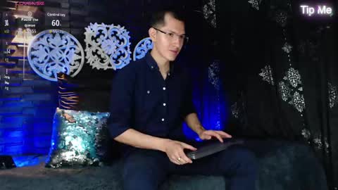 milandavid1 online show from May 2, 5:30 pm