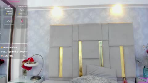 Snapshot of milasaenz1 chatting on October 17, 4:11 pm Cami online show from October 17, 4:11 pm
