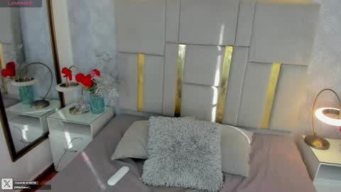 Snapshot of milasaenz1 chatting on September 26, 12:35 pm Cami online show from September 26, 12:35 pm