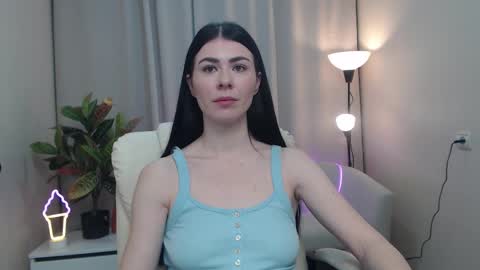 milasecretsss online show from February 18, 7:19 am