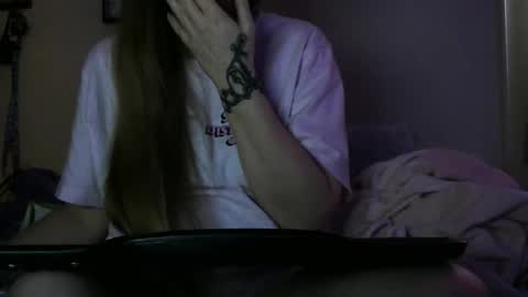 Mila online show from April 5, 5:10 pm