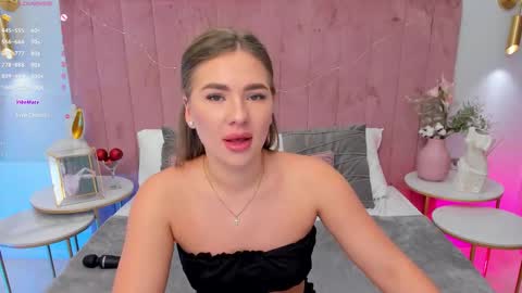 Mia online show from February 8, 7:01 am