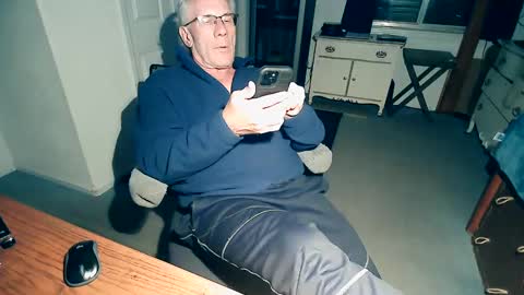 Snapshot of milehi1958 chatting on September 23, 3:11 am Milehi1958 online show from September 23, 3:11 am