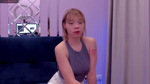 Snapshot of milena_brilliant chatting on September 24, 5:47 am Milena online show from September 24, 5:47 am