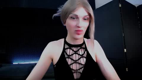 Snapshot of milena_hardy chatting on October 19, 5:45 am Milena Hardy online show from October 19, 5:45 am