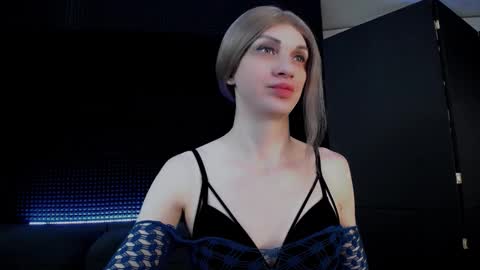 Snapshot of milena_hardy chatting on October 7, 4:30 am Milena Hardy online show from October 7, 4:30 am