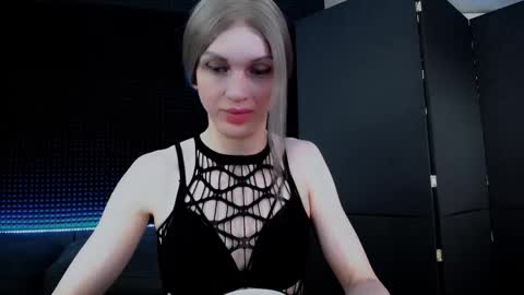 Snapshot of milena_hardy chatting on October 2, 5:06 am Milena Hardy online show from October 2, 5:06 am