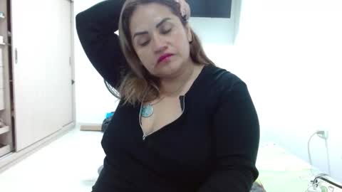 Snapshot of milena_hoot_ chatting on October 6, 6:42 am MILENA online show from October 6, 6:42 am