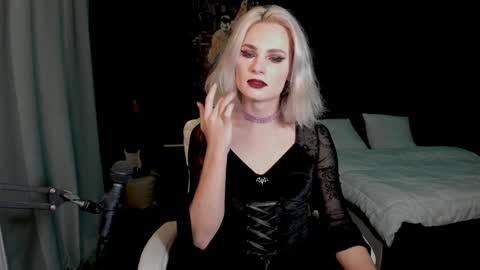 Snapshot of milena_marshmallows chatting on December 14, 2:44 am Milena online show from December 14, 2:44 am