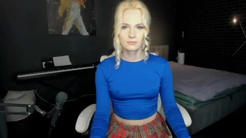Snapshot of milena_marshmallows chatting on September 29, 12:42 am Milena online show from September 29, 12:42 am