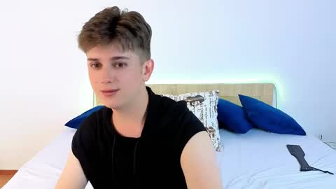 Miles online show from May 28, 7:28 am
