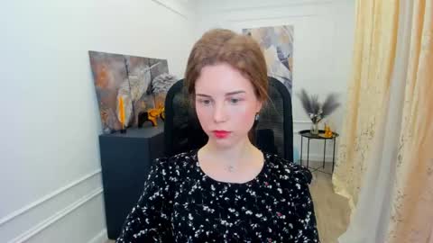 mileygloss online show from May 27, 11:18 am