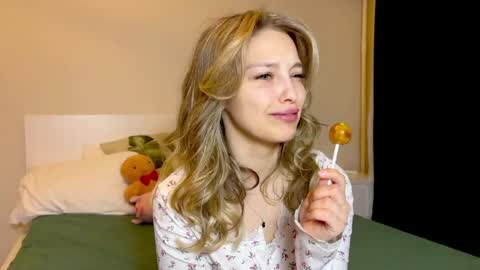 mileyy_cutee online show from May 4, 11:44 pm