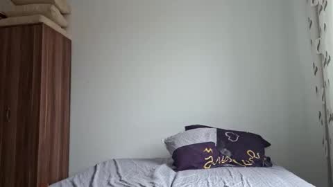 Snapshot of milf44milf chatting on October 11, 6:51 am milf44milf online show from October 11, 6:51 am
