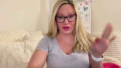 MIlf Goddess online show from September 15, 2:24 am