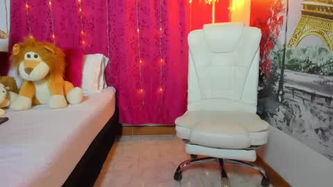 Snapshot of milfboobs_10 chatting on March 2, 1:37 am Nakary Bustamante online show from March 2, 1:37 am