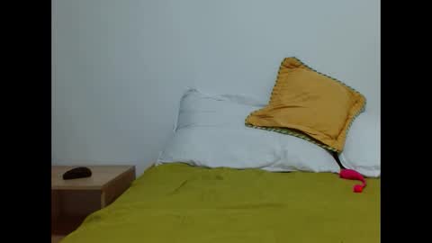 milfevha online show from October 25, 10:32 pm